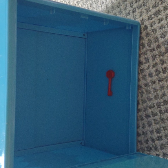 Ryan's world safe and figures - Picture 2 of 3